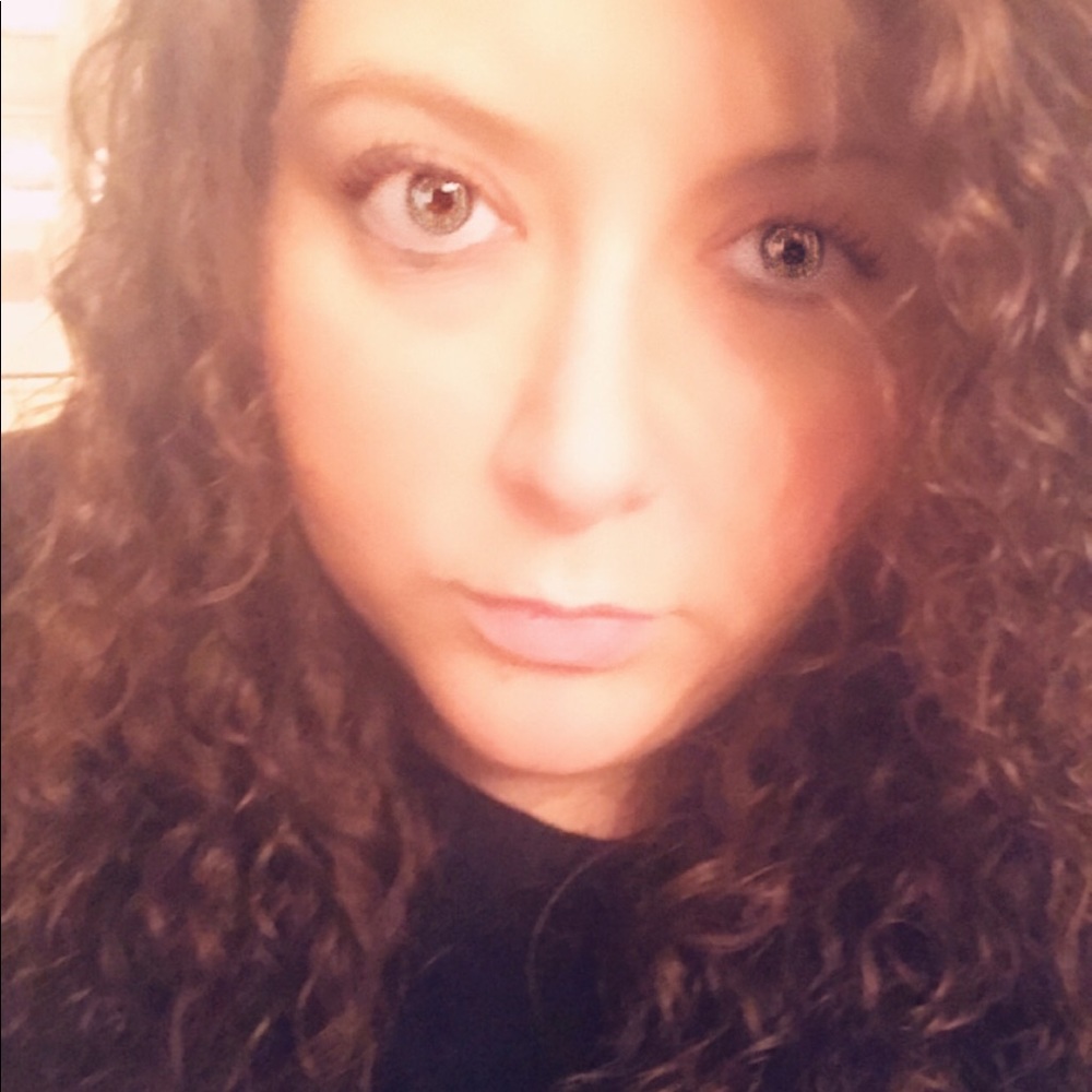 Meet your Posher, Liz